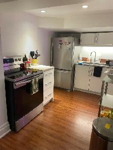 Renovated 2 Bedroom 2 Bath Apartment, steps to Yonge & Lawrence - Photo 3