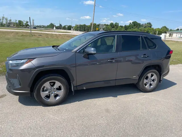 2025 TOYOTA RAV4 XLE AWD HYBRID