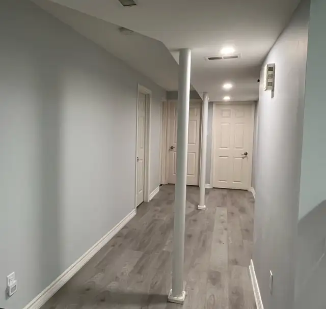cosy furnished basement room near UTM for female to rent in Sep