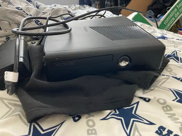 Xbox 360 with controller