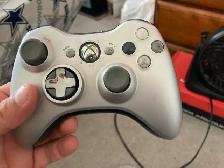 Xbox 360 with controller - Photo 2
