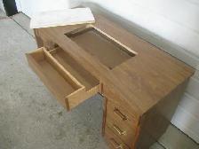 SEWING MACHINE TABLE - Photo 4