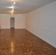 Commercial Space For Rent - 256 Lansdowne Ave, Toronto - Photo 2