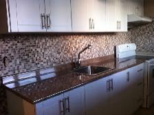 = Large 1 bedroom apt with parking. Close to Subway = - Photo 4