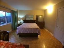 Main Floor Large Bedroom @Don Mills/Sheppard - Photo 3