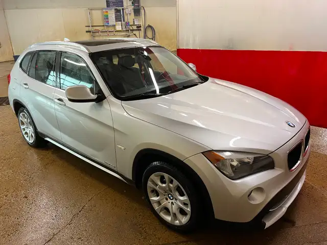 2012 BMW X1 Twin-turbo AWD with Sunroof
