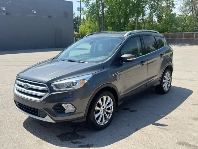 2017 FORD ESCAPE AWD TITANIUM CLEAN TITLE