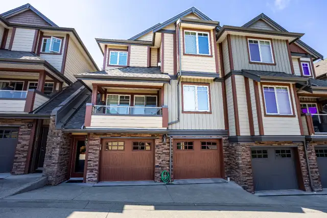 Beautiful 3 Bed/3 Bath Townhouse with Ocean View – Hammond Bay,