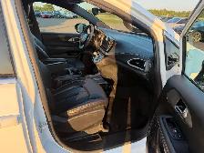2025 Chrysler PACIFICA - Photo 11