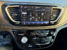2025 Chrysler PACIFICA - Photo 32