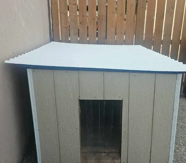 XXL Dog House