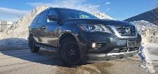 2017 Nissan Pathfinder S - 3.5L, V6, 7 Seats, Heated Seats - Photo 6