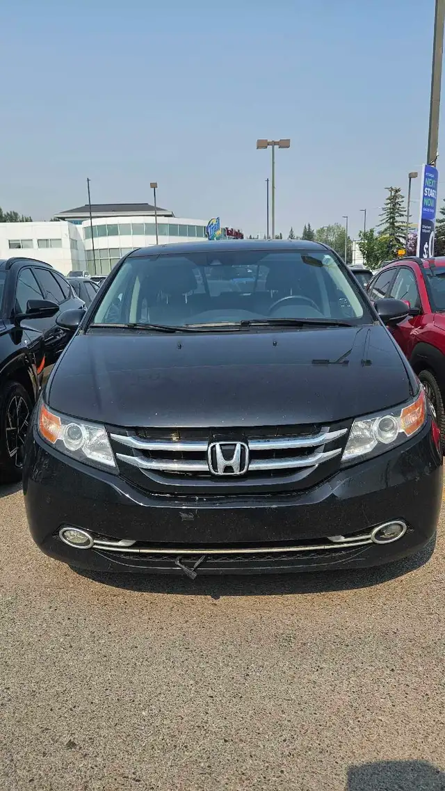 2016 Honda Odyssey. Certified. LOW KM