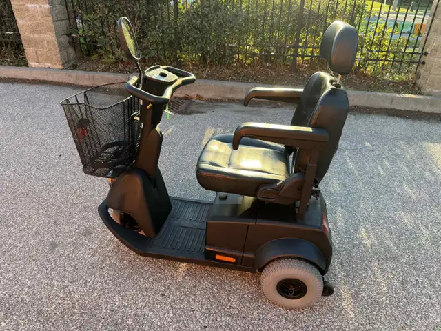 Fortress 1700DT 3-Wheel Scooter