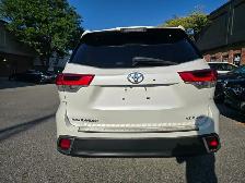 2018 Toyota Highlander AWD XLE, 8 SEATER, NO ACCIDENT - Photo 8