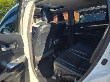 2018 Toyota Highlander AWD XLE, 8 SEATER, NO ACCIDENT - Photo 11