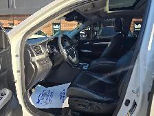 2018 Toyota Highlander AWD XLE, 8 SEATER, NO ACCIDENT - Photo 12