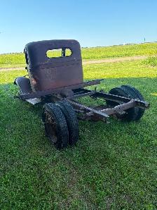1836 Chev  Truck-Marquette Sedan - Photo 4