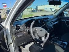 2014 Kia Sorento LX, RUNS GREAT, 4 CYLINDER, ALLOYS, AS IS SPECI - Photo 9