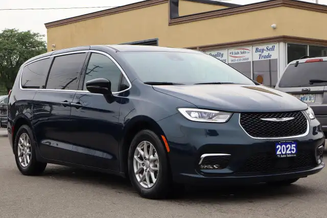 2025 Chrysler Pacifica Select FWD