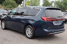 2025 Chrysler Pacifica Select FWD - Photo 4
