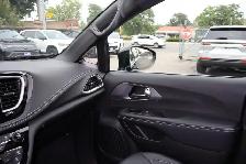 2025 Chrysler Pacifica Select FWD - Photo 9