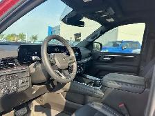 2025 Chevrolet Suburban Z71 3.0L | Heated Seats - Photo 6