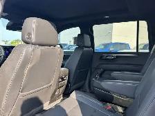 2025 Chevrolet Suburban Z71 3.0L | Heated Seats - Photo 7