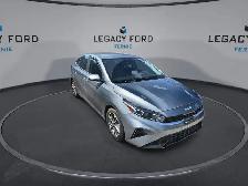 2022 Kia Forte5 EX - Photo 3