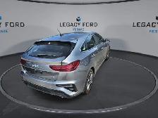 2022 Kia Forte5 EX - Photo 8