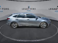 2022 Kia Forte5 EX - Photo 9