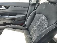 2022 Kia Forte5 EX - Photo 22