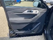 2026 Ford Explorer Active - Photo 6