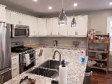 Large Furnished Bedroom for Rent! All Inclusive! - Photo 3