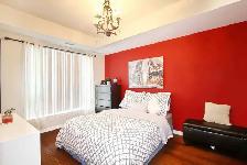 1 Bedroom   Den - Steps to transit - Photo 3