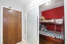 1 Bedroom   Den - Steps to transit - Photo 4