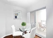 1 Bedroom   Den - Steps to transit - Photo 5