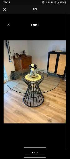 Table cuisine en verre et fer forgé (1 an d'usure)