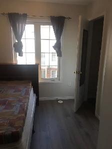 Room For Rent Near York University - Photo 2