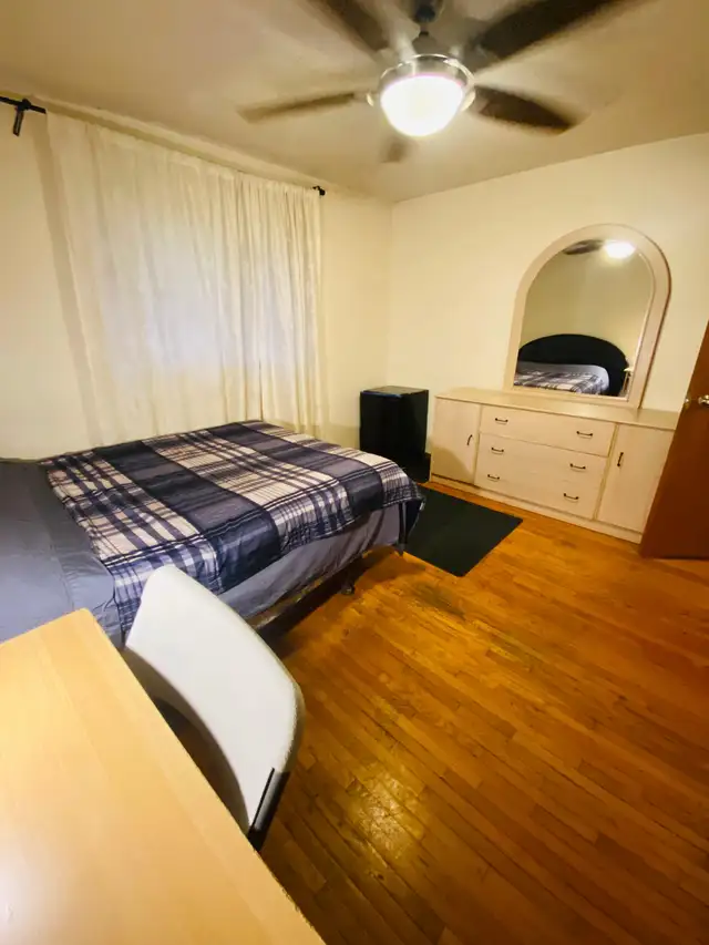 Room For Rent Walking Distance To Centennial College
