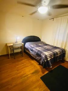 Room For Rent Walking Distance To Centennial College - Photo 2