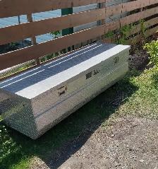 5 ft aluminum box