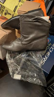 Ladies Shoes & Boots - VARIOUS PRICES - Photo 2