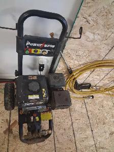 3000psi gas powerwasher w/oil filled pump   4 angled wand tips