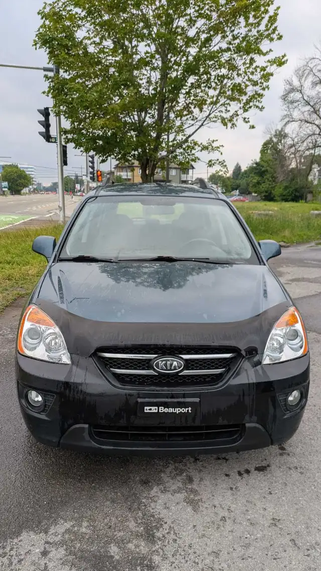 Kia Rondo 2010