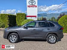 2020 Toyota RAV4 LE - Photo 3