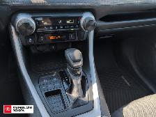 2020 Toyota RAV4 LE - Photo 18