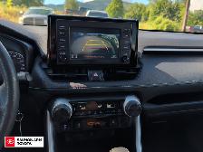 2020 Toyota RAV4 LE - Photo 19