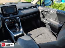 2020 Toyota RAV4 LE - Photo 25