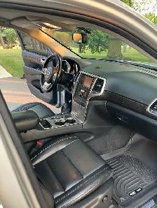 2011 Jeep Grand Cherokee - Photo 9